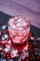 Alcoholic cocktail Cape Codder with vodka, cranberry juice and ice.