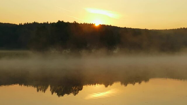 WS Sunrise with morning fog over Saar River / Merzig, Saar Valley, Saarland, Germany