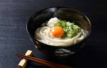 冷やし釜玉うどん