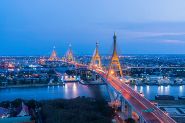 Fototapeta na wymiar Cityscape view of Bangkok modern office with sunset sky