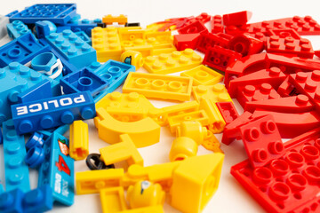 ブロック 組み立てる おもちゃ 知育