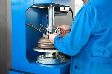 Repair of an automatic transmission in a car service