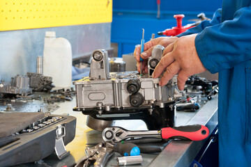 Repair of an automatic transmission in a car service