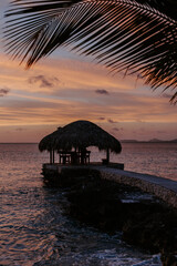 Malerischer Sonnenuntergang auf Bonaire in der Karibik