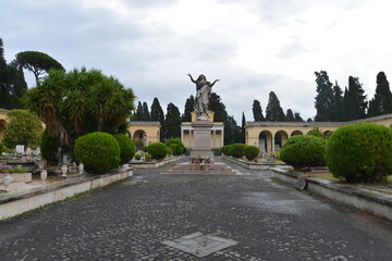 Fototapeta na wymiar Roma Cimitero Verano
