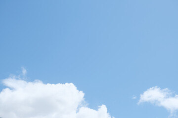 綺麗な青い空と雲0609