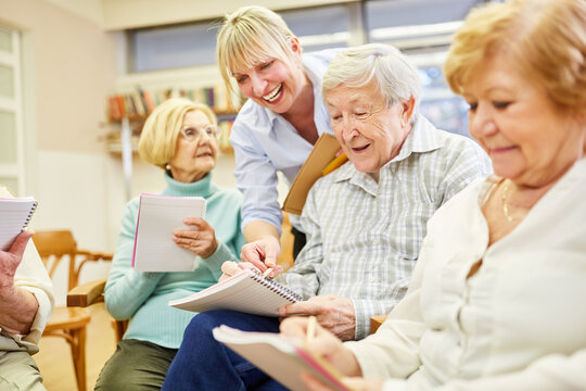 Psychotherapist helps demented seniors