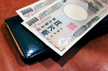 支払い　会計　お金　紙幣