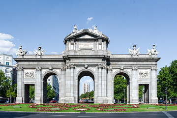 Obraz premium Puerta De Alcalá arce Madrid