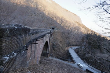 歴史的建造物、鉄道の高架橋