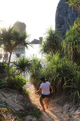Randonneuse à Ko Phi Phi, Thaïlande