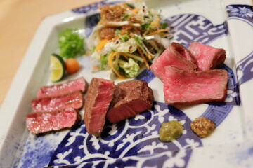 料亭の和食、和牛の一品料理