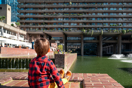 03/24/2019 - London : Barbican Is A Cultural Centre Getting Visited By Many Families With Kids For The Activities And Large Garden.