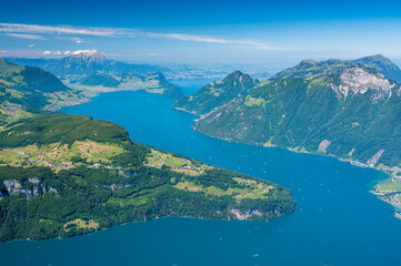 Aussicht vom Fronalpstock über den Vierwaldstättersee und Urnersee in der Innerschweiz