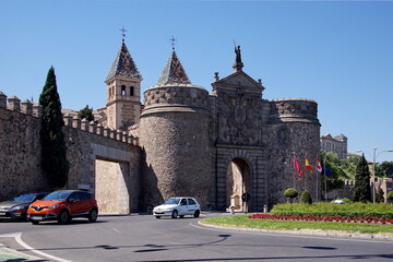 Obraz na płótnie Canvas Puerta de Bisagra or Alfonso VI Gate in city of Toledo Spain.