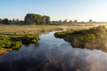 Poranne mgły w Dolinie Górnej Narwi, Podlasie, Polska © podlaski49