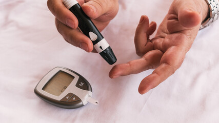 Lancet to perform blood glucose
