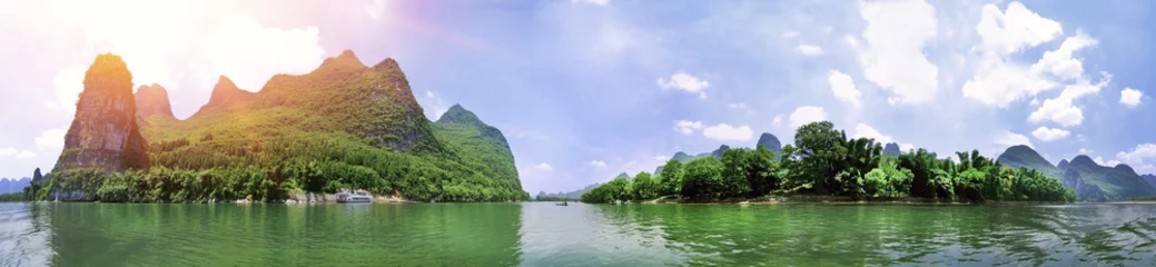 Zelfklevend Fotobehang Guilin Guilin 360 panorama view from middle of the river