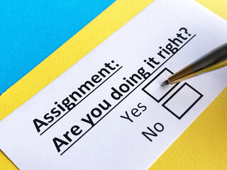 Obraz premium One person is answering question about assignment.