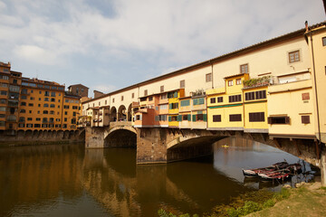Fototapeta na wymiar The Ponte Vecchio in Florence, Italy