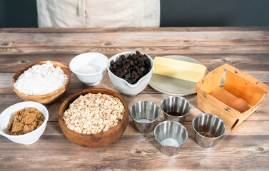 Chewy oatmeal raisin cookies