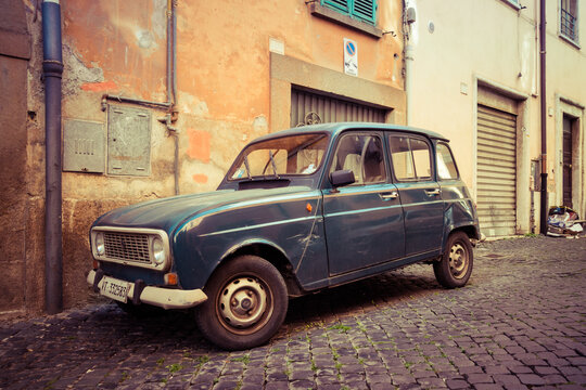 Renault R4 in blue in Viterbo Italy
