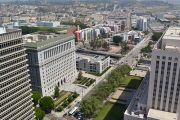 Obraz premium Downtown Los Angeles towers and apartments on a clear day.