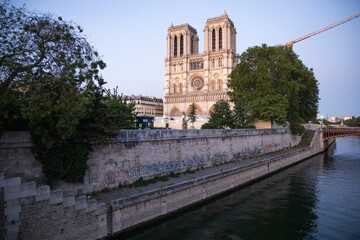Fototapeta na wymiar Notre Dame de Paris en reconstruction 