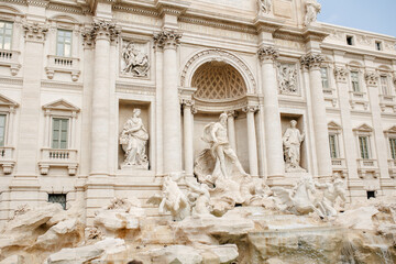Fototapeta na wymiar Italy. Rome- 20.08.2019: high season in Rome near the most famous fountain in europe fountain “Trevi”