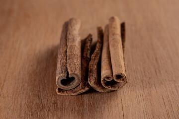 Canela em pau