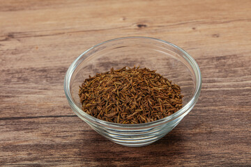 Dry zeera seeds in the bowl