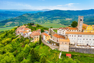 Obraz premium Motovun. Beautiful aerial view of idyllic hill town of Motovun. Istria region of Croatia