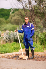 Leveling of the cement or concrete of the foundation formwork from concrete mixer