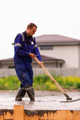 Leveling of the cement or concrete of the foundation formwork from concrete mixer