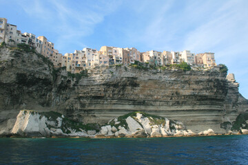 Fototapeta na wymiar vue sur les falaises de Bonifacio, Corse