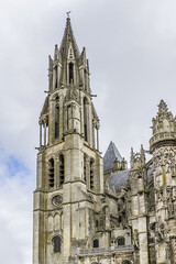 Fototapeta na wymiar Senlis Cathedral (Cathedrale Notre-Dame de Senlis, 1153 - 1191) - former Roman cathedral in Senlis, Oise, Picardie, France.