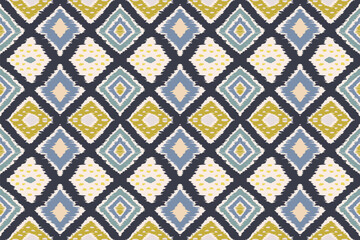 Ikat geometric folklore ornament with diamonds. Tribal ethnic vector texture. Seamless striped pattern in Aztec style. Folk embroidery. Indian, Scandinavian, Gypsy, Mexican, African rug.
