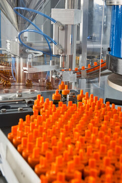 Chain of packaging and manufacture of tablets and vials of tablets and pills industrially for the medical and health sector