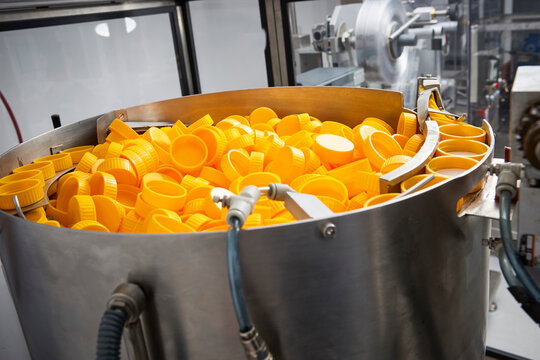 Chain of packaging and manufacture of tablets and vials of tablets and pills industrially for the medical and health sector