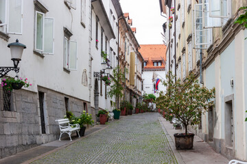Fototapeta na wymiar narrow street in the old town old of Ljubljana
