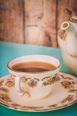 taza de té caliente con tu tetera, hora del té