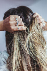 Obraz premium young woman with rings