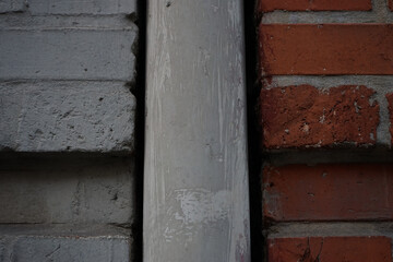 Wasserabfluss an Hauswand