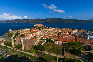 Fototapeta na wymiar views of old Portoferraio