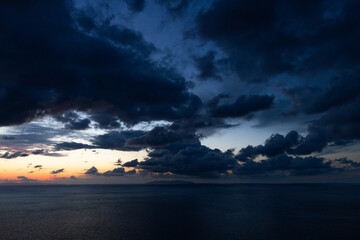 Obraz premium Cloudy sky at sunset