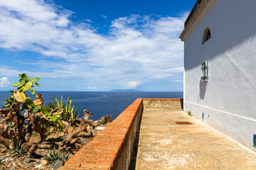 Fototapeta na wymiar landscapes elba from lighthouse