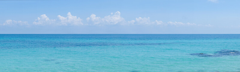 Fototapeta na wymiar panorama blue sea and blue sky