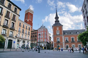 Obraz premium Tourists visit famous place Plaza de la Provincia in Madrid