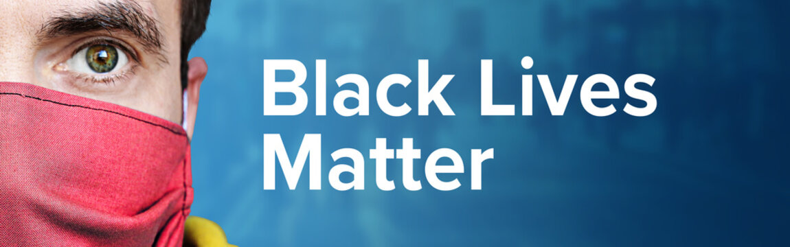 Black Lives Matter. Portrait von Mann mit Gesichtsmaske. Hintergrund blau mit Text. Demonstrant protestiert. Protest, Demonstration