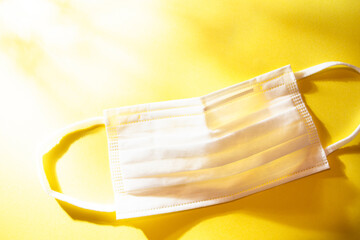 マスクを着用。医療や健康管理の為。